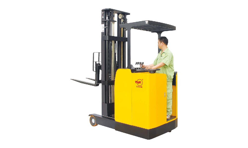 电动堆高车 / CQD10L